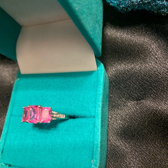 Ring - Picture 2 of 4